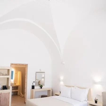 The Beauty Of Oia Villa Exterior photo