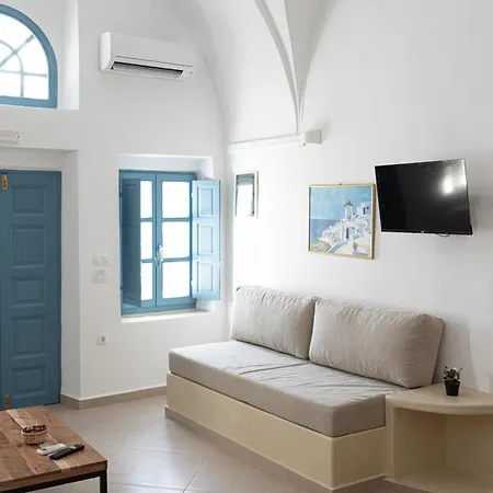 The Beauty Of Oia Villa Exterior photo